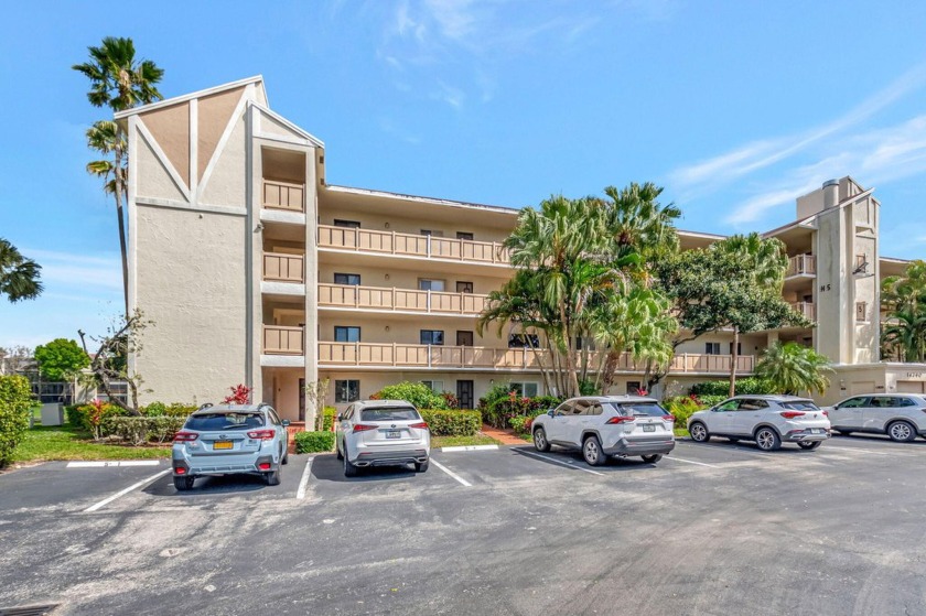 Lakeside Comfort,Resort Style Living-This sun drenched private - Beach Condo for sale in Delray Beach, Florida on Beachhouse.com