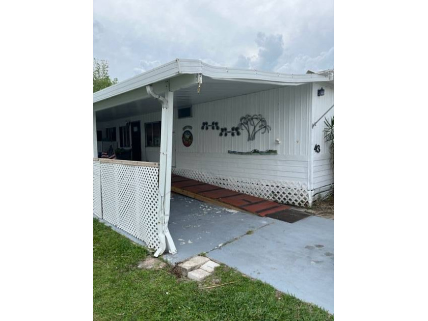 Come check out this 2/2 mobile home located in the 55+ community - Beach Home for sale in Port Saint Lucie, Florida on Beachhouse.com