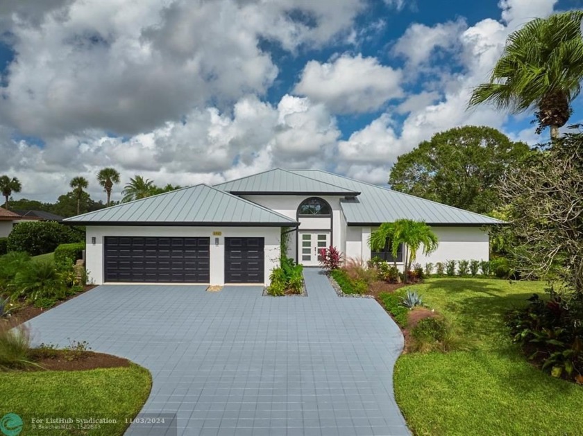 Come and be sweetly surprised with this beautiful golf course - Beach Home for sale in Palm City, Florida on Beachhouse.com