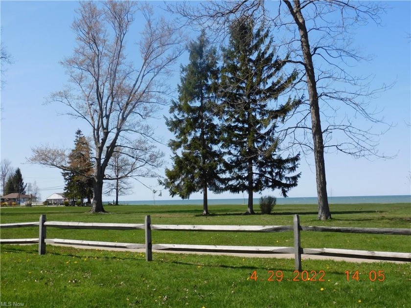 4 Vacant Lots with a Gorgeous unobstructed Lake Erie View on the - Beach Lot for sale in Geneva-on-The-Lake, Ohio on Beachhouse.com