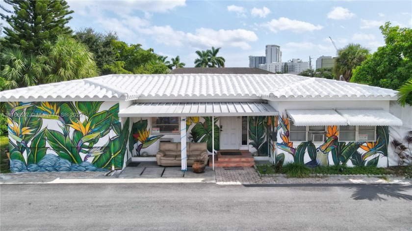 RARE CORNER DUPLEX PROPERTY IN ND-3 COMMERCIAL ZONING. ELIGIBLE - Beach Home for sale in Hollywood, Florida on Beachhouse.com