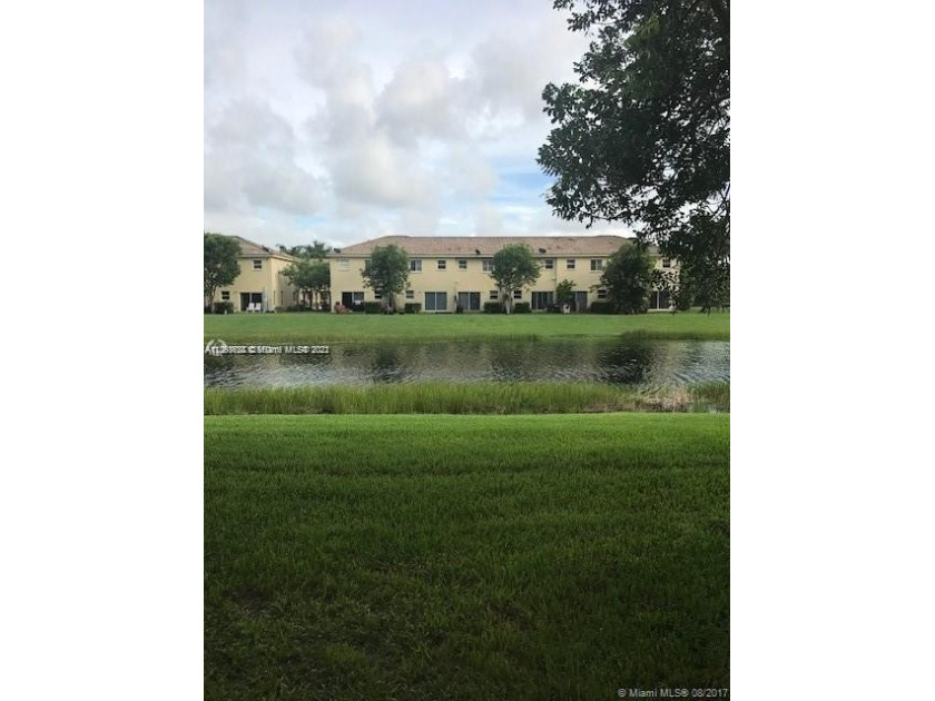 Cute and cozy lake front - Beach Townhome/Townhouse for sale in Homestead, Florida on Beachhouse.com