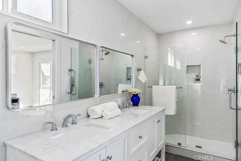 Upgrades! Upgrades! Upgrades! Welcome to your Luxury Mobile Home - Beach Home for sale in Huntington Beach, California on Beachhouse.com