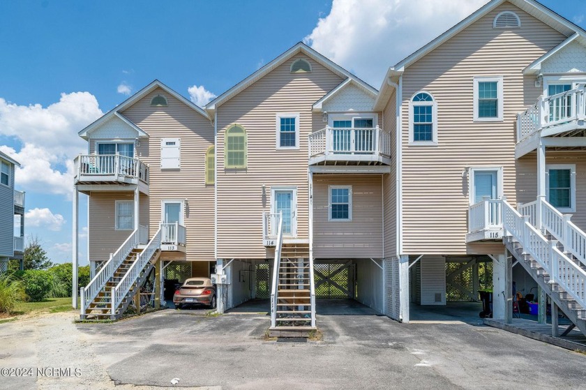 Welcome to 114 Calinda Cay Court in beautiful North Topsail - Beach Townhome/Townhouse for sale in North Topsail Beach, North Carolina on Beachhouse.com