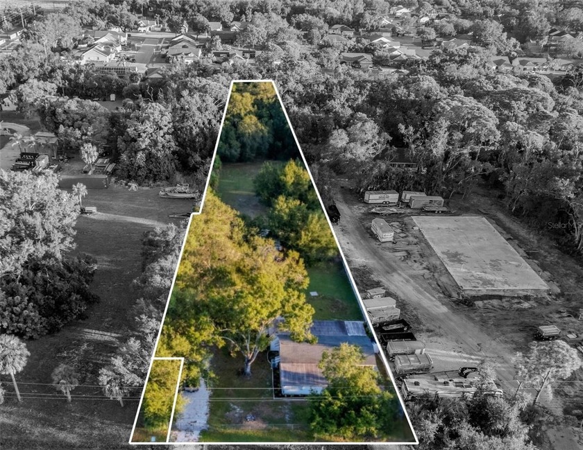 Expansive Country Living in the Heart of Bradenton! Come - Beach Home for sale in Bradenton, Florida on Beachhouse.com