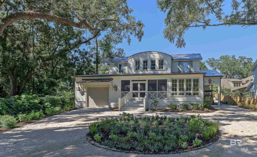 Welcome to this beautifully revived cottage in the heart of - Beach Home for sale in Fairhope, Alabama on Beachhouse.com