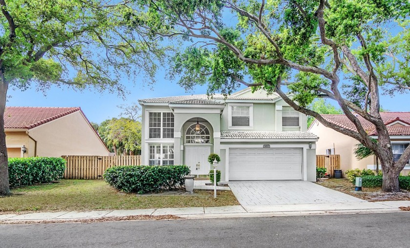 4 bedroom, 2.5 bath home in lovely Siena Oaks located in a prime - Beach Home for sale in Palm Beach Gardens, Florida on Beachhouse.com