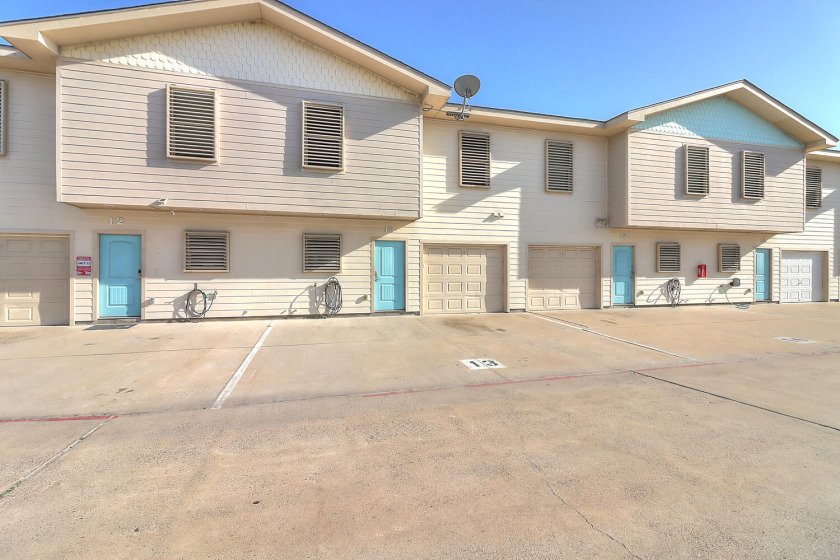 Fantastic home and only half a block to the beach!! Community - Beach Vacation Rentals in Port Aransas, Texas on Beachhouse.com