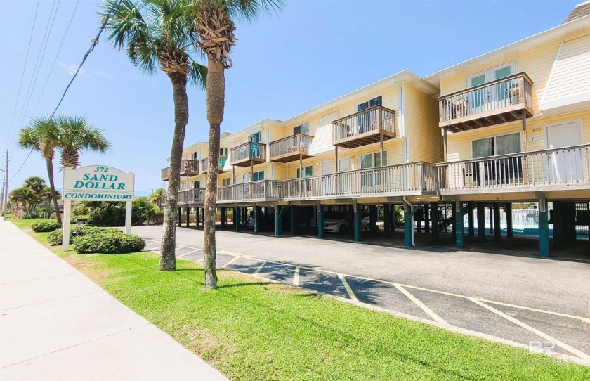 Completely remodeled top to bottom in 2022!! Conveniently - Beach Home for sale in Gulf Shores, Alabama on Beachhouse.com