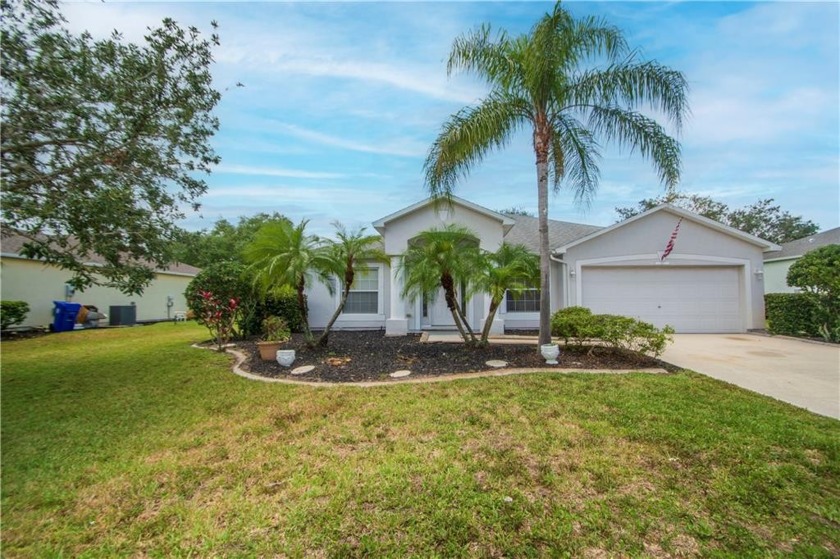 Charming lakefront home with low HOA fees! This delightful - Beach Home for sale in Vero Beach, Florida on Beachhouse.com