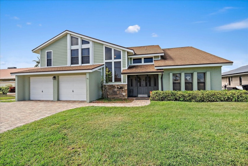 Wonderful SFR Lakefront Living on Lake Alhambra - Western - Beach Home for sale in Cape Coral, Florida on Beachhouse.com