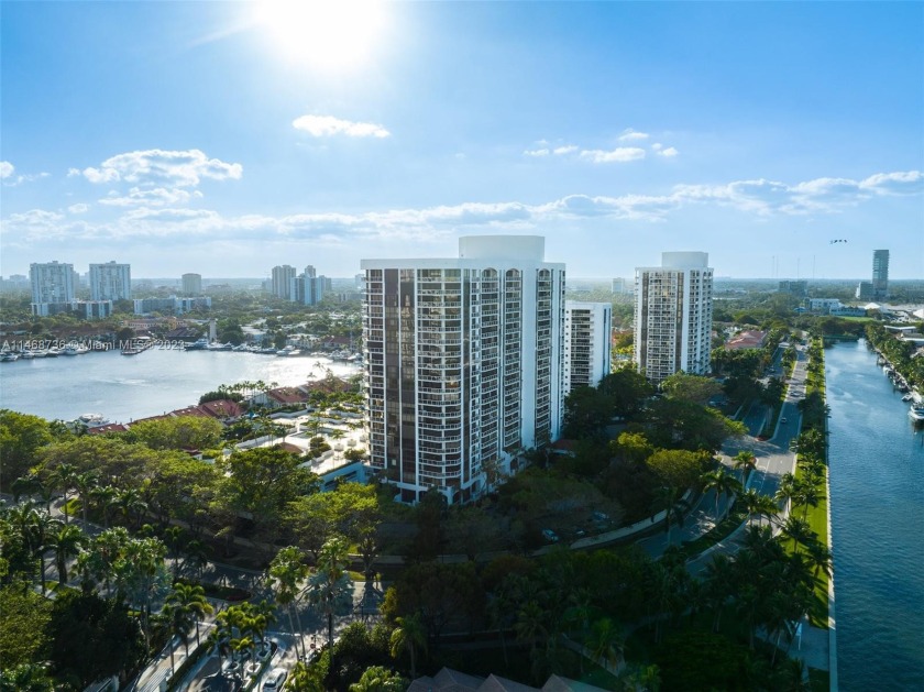 This stunning Condo offers a spacious and elegant living space - Beach Condo for sale in Aventura, Florida on Beachhouse.com
