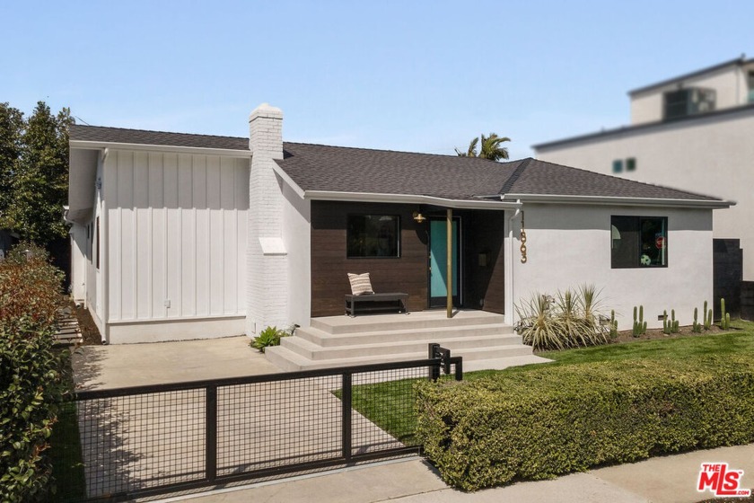 Entering this brand-new remodel in the heart of Silicon Beach - Beach Home for sale in Culver City, California on Beachhouse.com