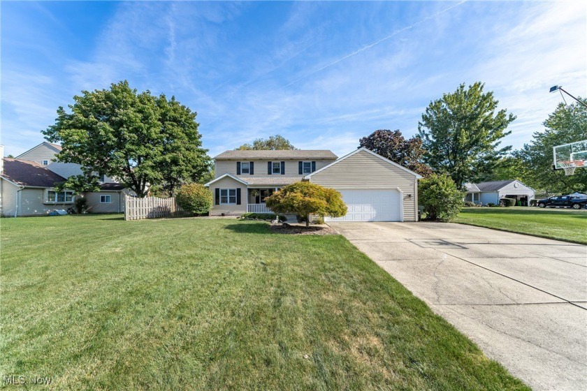 Welcome to this charming 5-bedroom, 3-full-bath home, perfectly - Beach Home for sale in Avon Lake, Ohio on Beachhouse.com