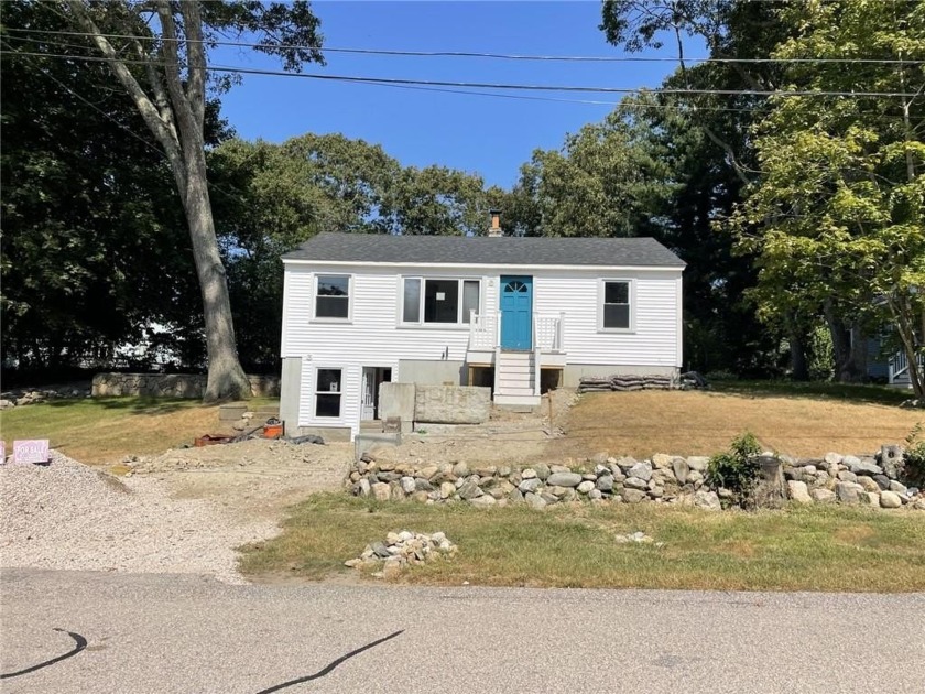 Fabulous opportunity to live in Pettaquamscutt Lake Shores - Beach Home for sale in Narragansett, Rhode Island on Beachhouse.com