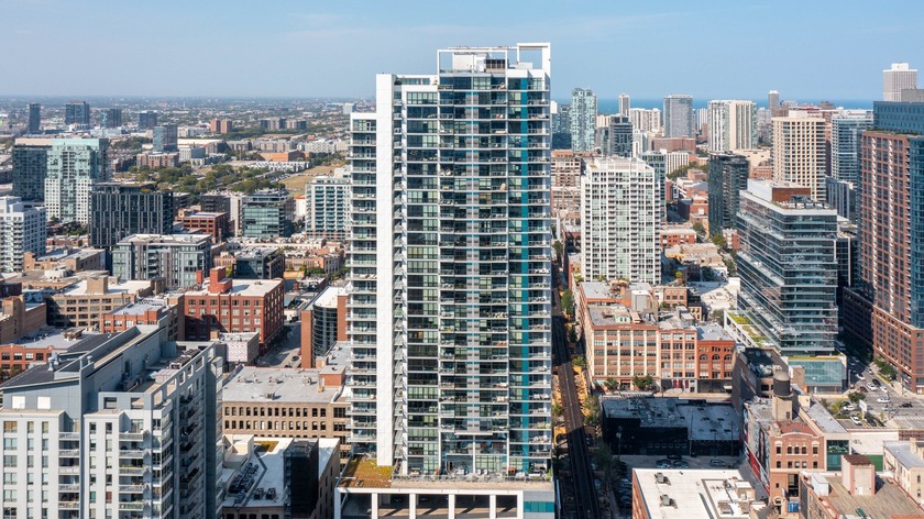 Forever city skyline views and peeks of the lake from this north - Beach Condo for sale in Chicago, Illinois on Beachhouse.com
