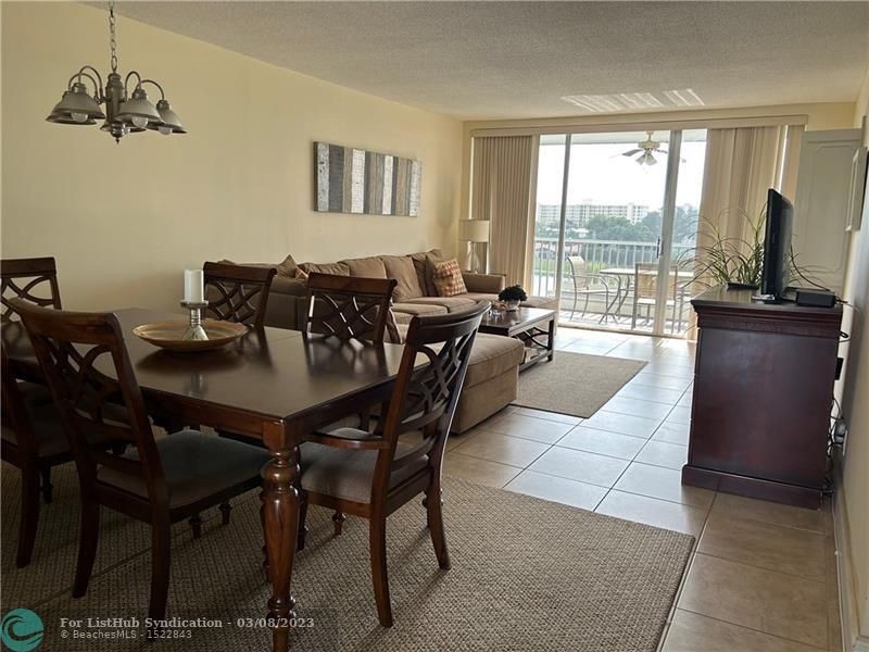 Amazing lake views from these 2 bedrooms 2 baths. Unit is - Beach Condo for sale in Pompano Beach, Florida on Beachhouse.com