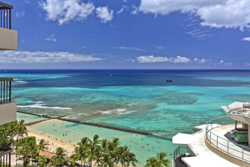 Luxurious Ocean view 2-bed2-bath condo with Pool, Wi-Fi, Parking - Beach Vacation Rentals in Honolulu, Hawaii on Beachhouse.com