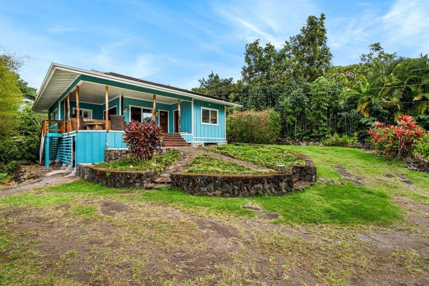 This is a KSBE Leasehold coffee farm with a working mill and - Beach Home for sale in Captain Cook, Hawaii on Beachhouse.com