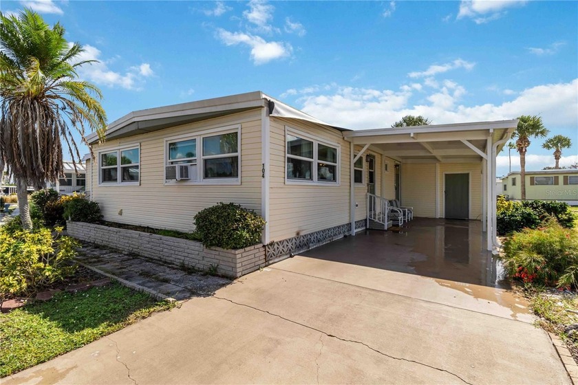 Welcome to Venice Isle! This beautifully maintained home is - Beach Home for sale in Venice, Florida on Beachhouse.com