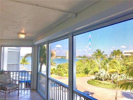 - - - Enjoy the Sun, the Beach, the Sunsets and live the island - Beach Home for sale in Fort Myers Beach, Florida on Beachhouse.com