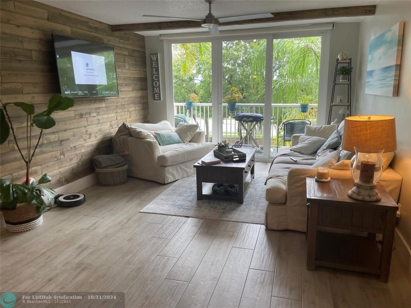 Absolutely gorgeous designer finishes in this 2 bed 2 bath condo - Beach Condo for sale in Dania, Florida on Beachhouse.com