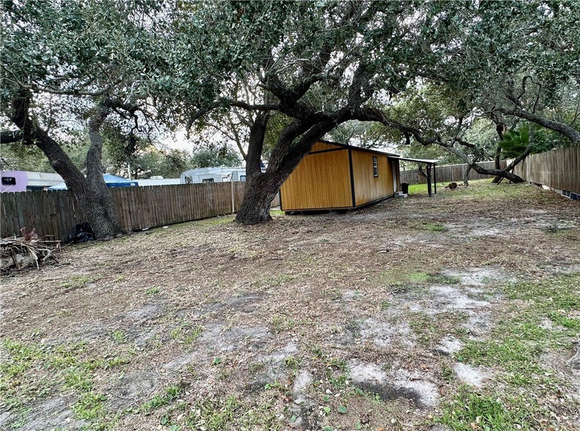 LOOKING FOR A PROPERTY TO BUILD OR JUST HOLD? THIS PROPERTY IS - Beach Lot for sale in Rockport, Texas on Beachhouse.com