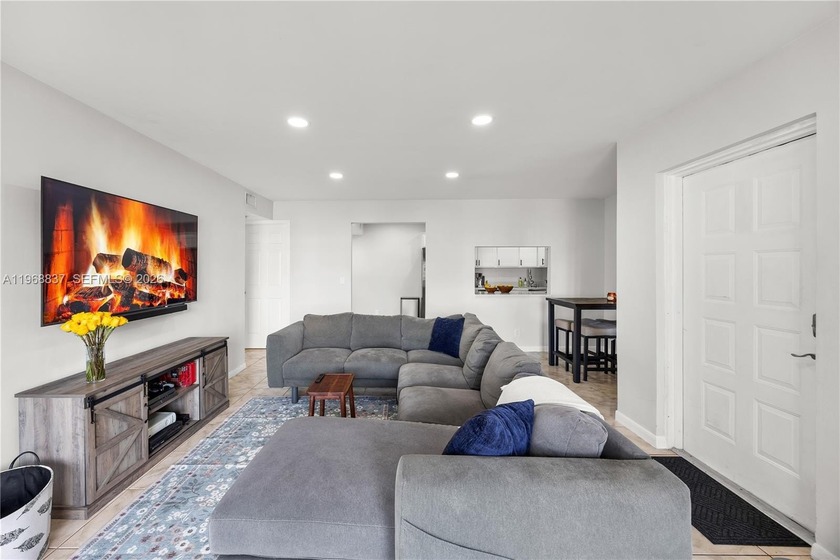 Beautifully maintained 2-bedroom, 2-bathroom move-in ready condo - Beach Condo for sale in Delray Beach, Florida on Beachhouse.com