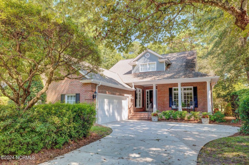 Stunning Luxury Home on the 11th Green in Porters Neck - Beach Home for sale in Wilmington, North Carolina on Beachhouse.com