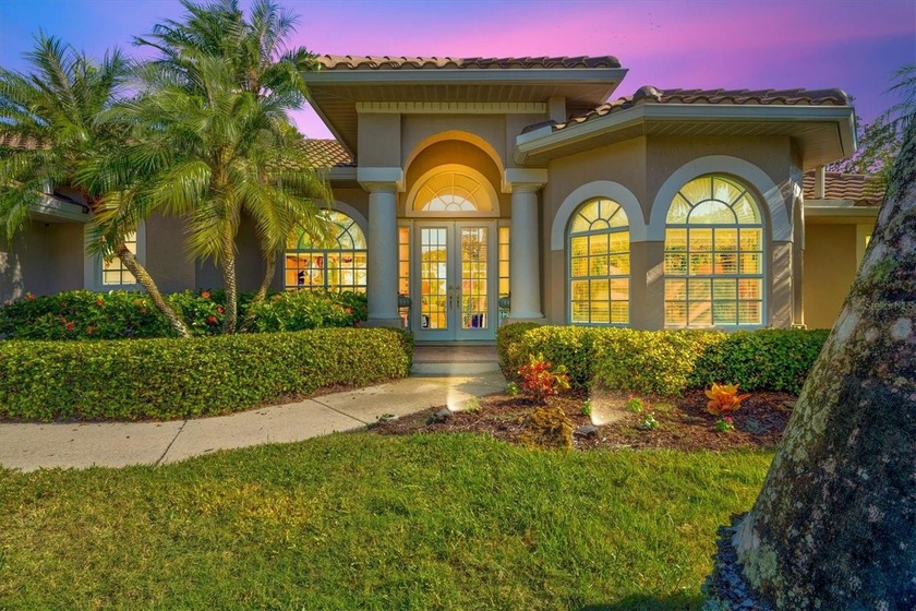 MOTIVATED SELLER & A HOME YOU DON'T WANT TO MISS -- 2.25% - Beach Home for sale in Nokomis, Florida on Beachhouse.com