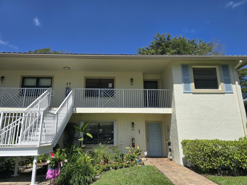 This 2 Bedroom Condo with an amazing Golf Course View, awaits - Beach Condo for sale in Boynton Beach, Florida on Beachhouse.com