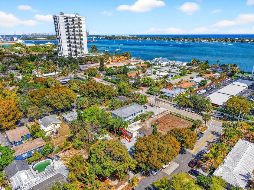 Take advantage of this LOW PRICED 2 Bedroom, 2 Bath 1921 - Beach Home for sale in West Palm Beach, Florida on Beachhouse.com