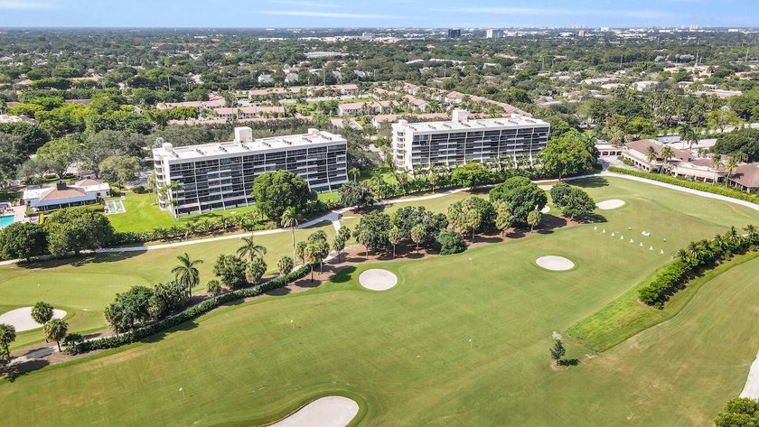 Don't miss this centrally located ground floor apartment with - Beach Condo for sale in Boca Raton, Florida on Beachhouse.com
