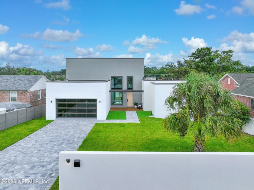 New waterfront construction at an unbelievable price for such - Beach Home for sale in Jacksonville, Florida on Beachhouse.com