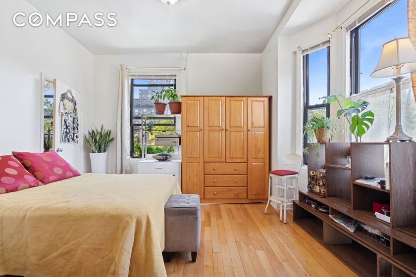 Pleased to announce a charming two bedroom/one bathroom in - Beach Condo for sale in New York, New York on Beachhouse.com