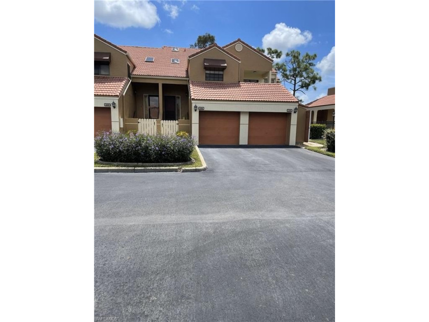 Perfect location for this first floor 2 bed 2 bath end unit with - Beach Home for sale in Fort Myers, Florida on Beachhouse.com