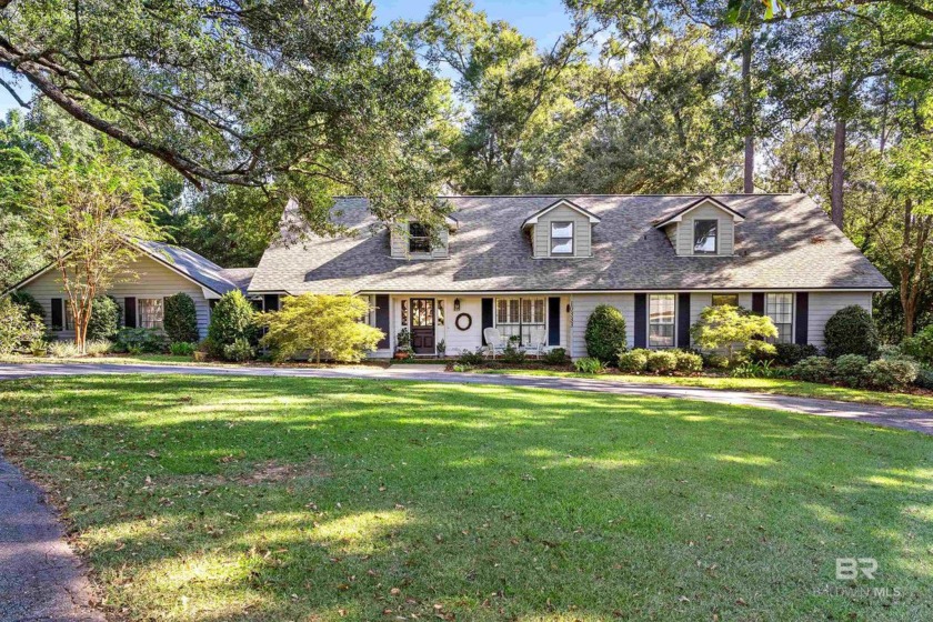 Meticulously maintained, one-of-a-kind home on one and a half - Beach Home for sale in Daphne, Alabama on Beachhouse.com