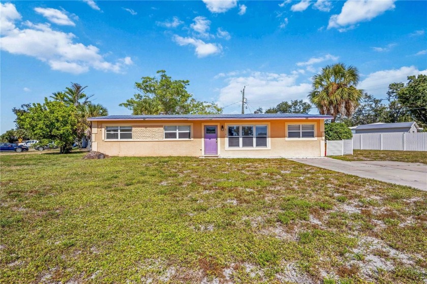 Bright, breezy, and beautifully updated! This 4-bed, 2-bath home - Beach Home for sale in Bradenton, Florida on Beachhouse.com