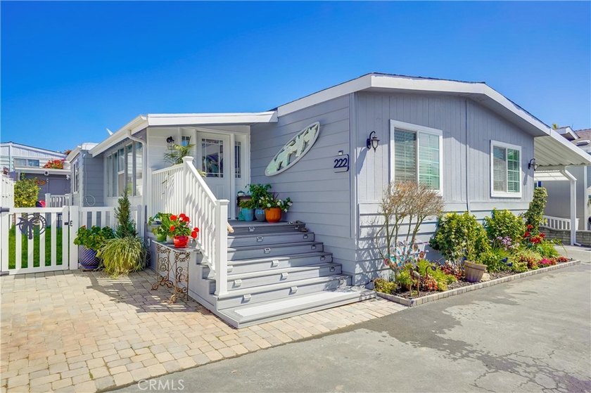 Steps from the ocean bluff and the trailhead--this charming - Beach Home for sale in San Pedro, California on Beachhouse.com