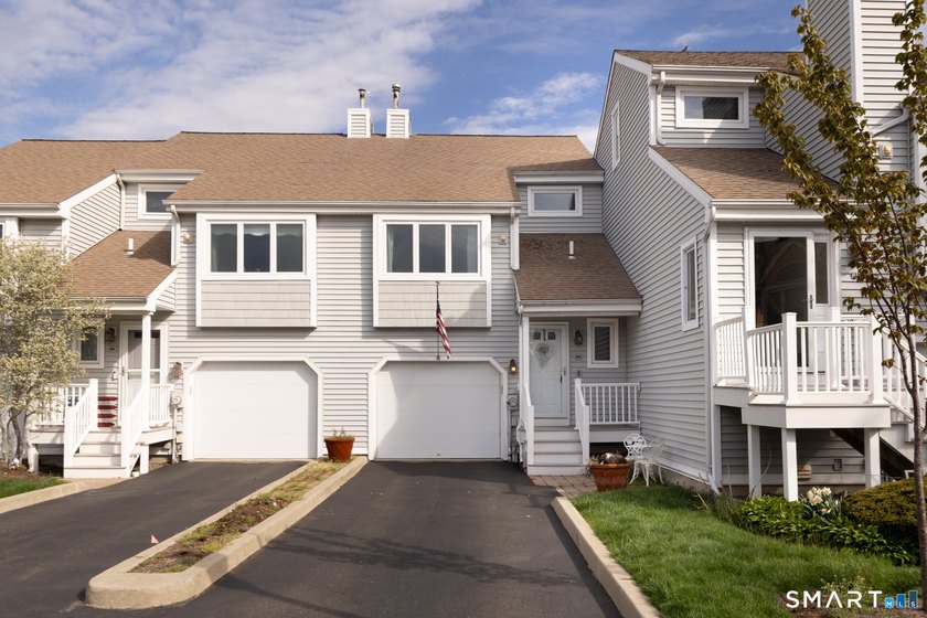 Enjoy coastal living at its best in this beautifully maintained - Beach Townhome/Townhouse for sale in Milford, Connecticut on Beachhouse.com