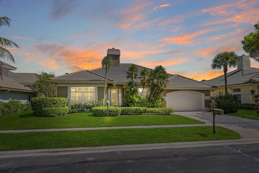 The serene Palm Beach Gardens lifestyle awaits in this remodeled - Beach Home for sale in Palm Beach Gardens, Florida on Beachhouse.com