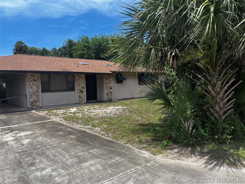 A great starter home or 2nd home. 2/1 House with Inground pool - Beach Home for sale in Edgewater, Florida on Beachhouse.com