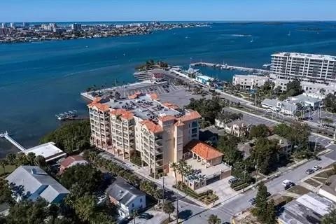 This stunning 3 bedroom 2 bath condo is situated in a - Beach Condo for sale in Clearwater, Florida on Beachhouse.com