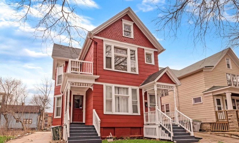 Don't miss this quality duplex opportunity in the heart of - Beach Townhome/Townhouse for sale in Milwaukee, Wisconsin on Beachhouse.com