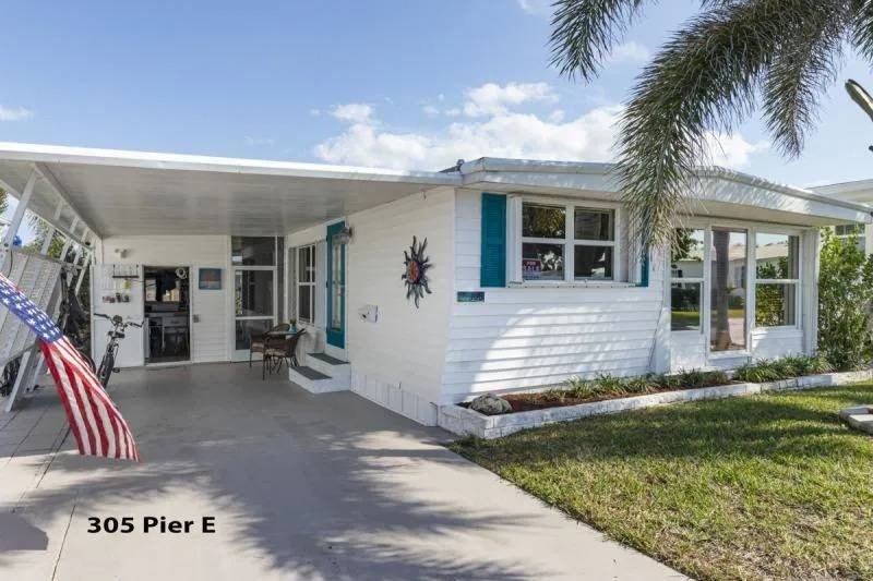 Welcome to Paradise at Naples Land Yacht Harbor!    Experience - Beach Home for sale in Naples, Florida on Beachhouse.com
