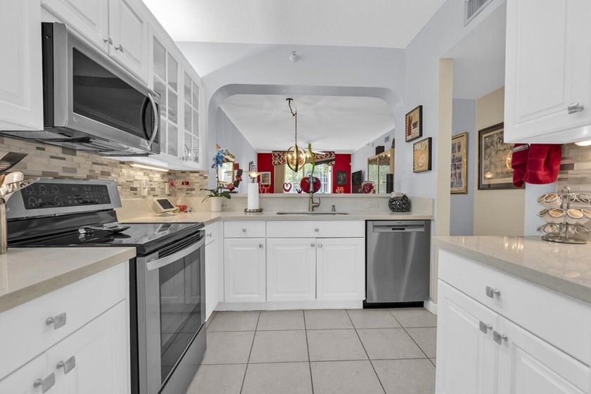 This beautifully updated 2-bedroom, 2-bathroom condo in a highly - Beach Condo for sale in Tamarac, Florida on Beachhouse.com