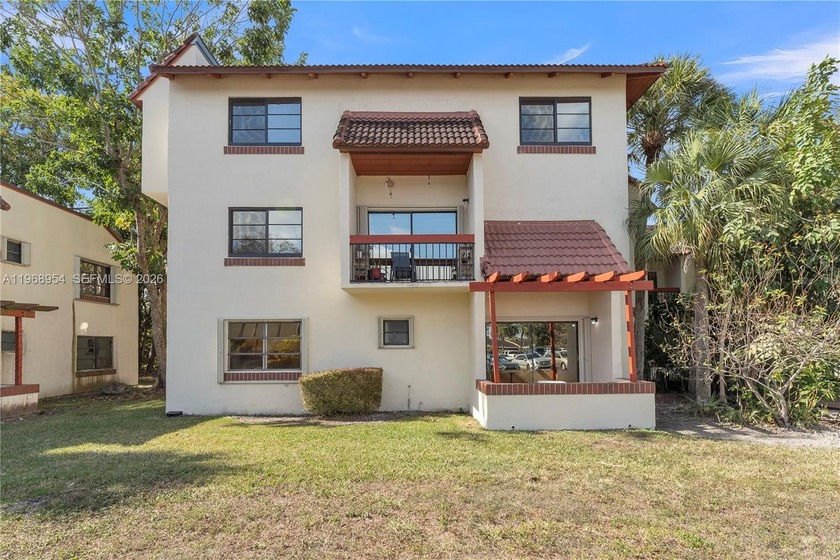Move-in ready first-floor home featuring fresh paint, recessed - Beach Condo for sale in Miami, Florida on Beachhouse.com