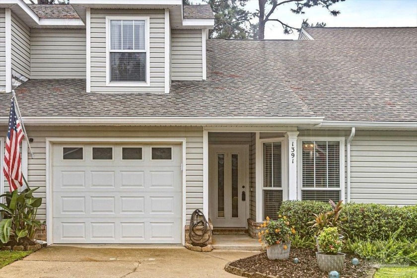 Location, Location, Location!  Welcome to this beautifully - Beach Home for sale in Gulf Breeze, Florida on Beachhouse.com