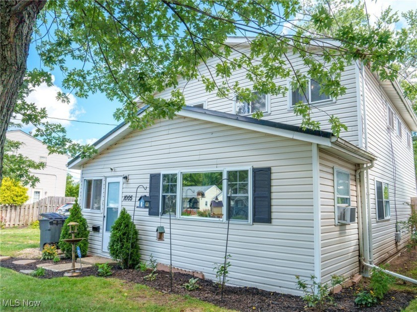 Welcome to this Beautiful 5 bedroom Home that sits on a double - Beach Home for sale in Willoughby, Ohio on Beachhouse.com