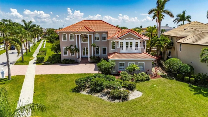 6317 Marbella Blvd, Apollo Beach, FL - This 5-bedroom, 4-bath, 4 - Beach Home for sale in Apollo Beach, Florida on Beachhouse.com